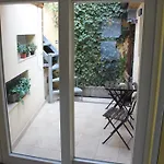 شقة - أغنيس