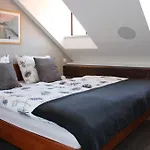安格尼斯公寓 公寓 *